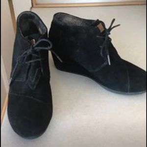 Toms Suede Booties